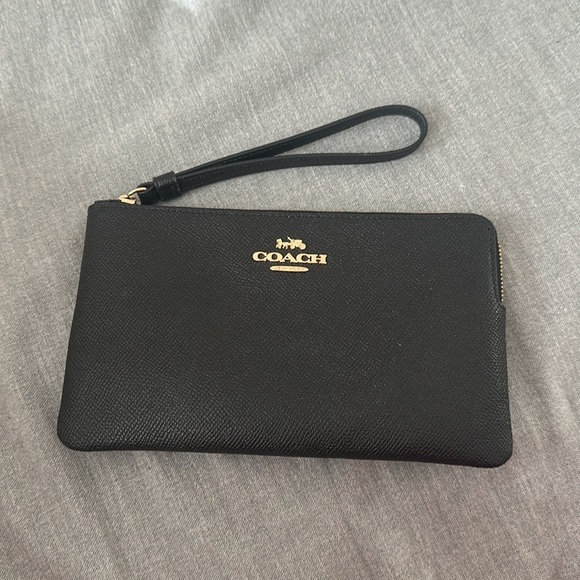 Large Corner Zip Wristlet - Picture 4 of 8